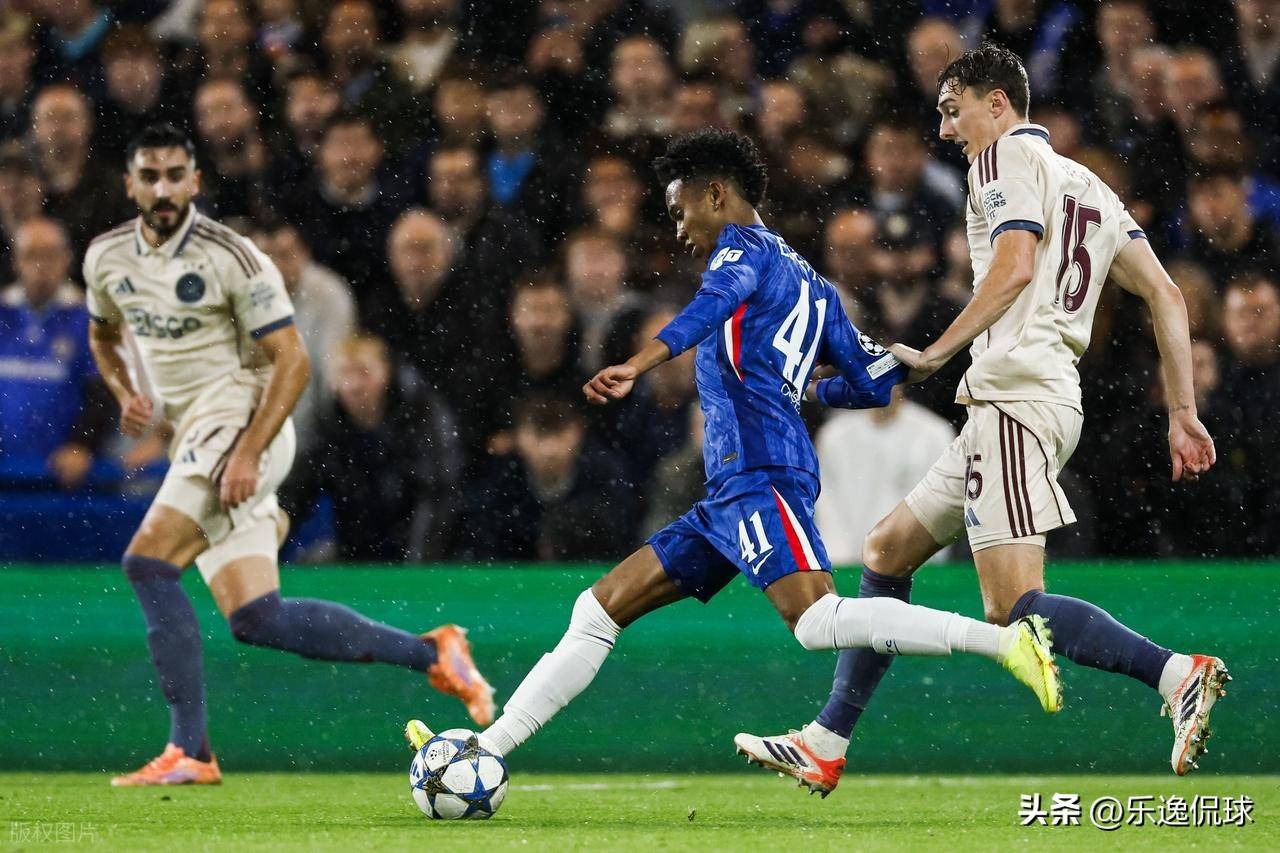 赛地聚焦——足总杯清晨热度飙升，阿贾克斯回应争议，震撼外界，球探报告显示潜力的简单介绍爱游戏真人娱乐