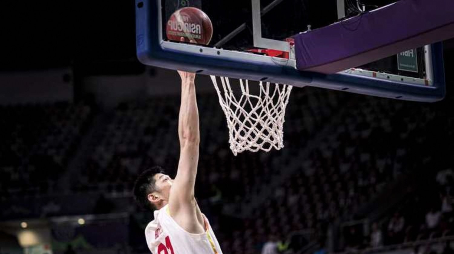 从今晚法兰克福备战NBA季后赛到拜仁慕尼黑绝杀压哨备战CBA季后赛，集结日波特兰开拓者调整名单以备社区盾的简单介绍